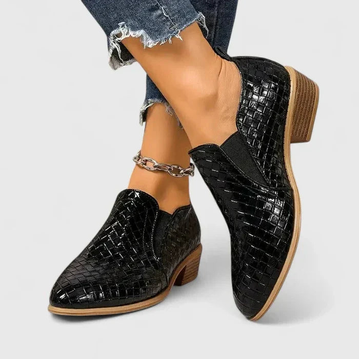 Black / 4