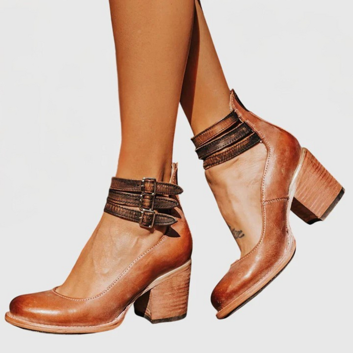 Light brown / 4.5