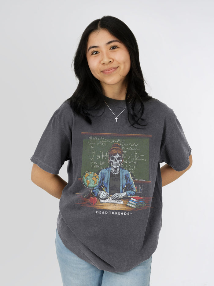 SKULL'S IN SESSION (MRS.) – T-Shirt – Dead Threads Apparel