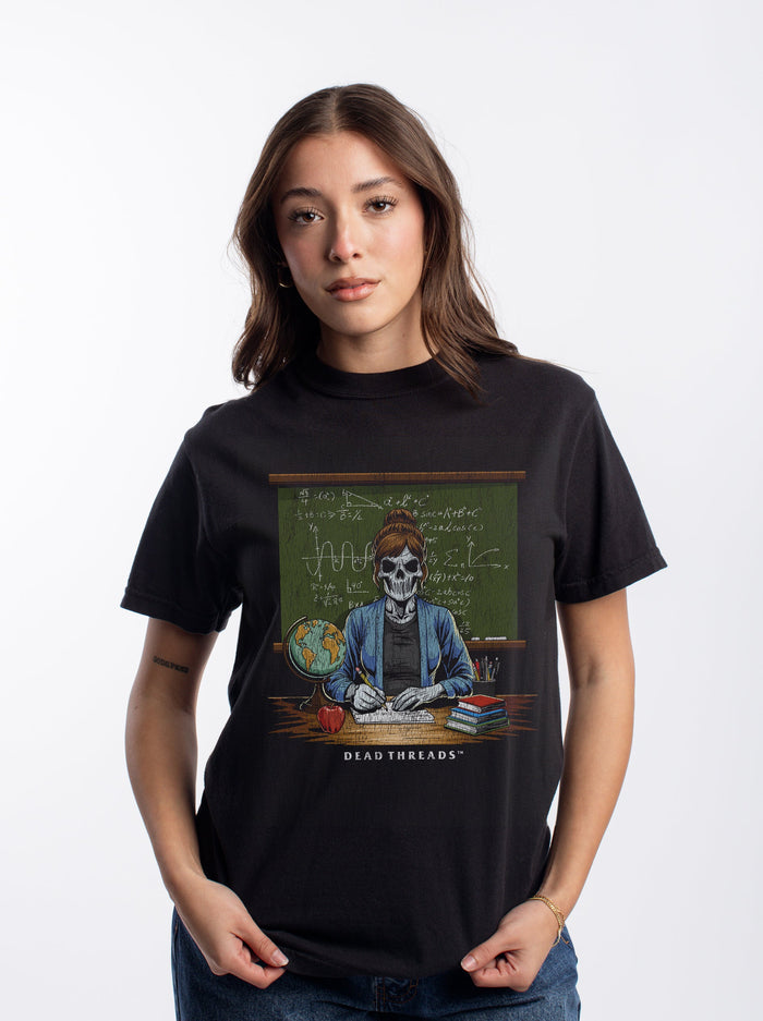 SKULL'S IN SESSION (MRS.) – T-Shirt – Dead Threads Apparel