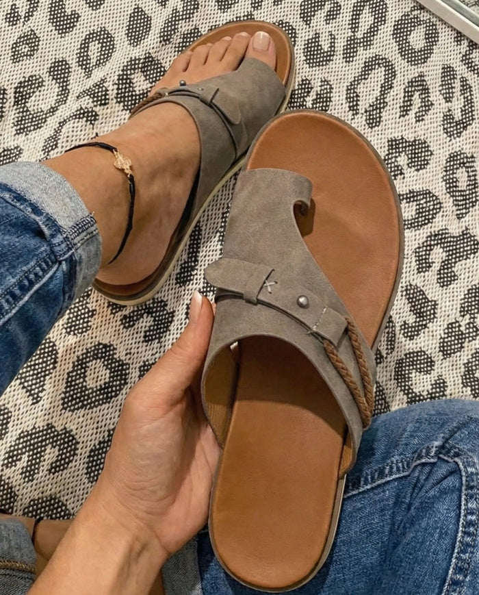 Toe Loop Flat Sandals